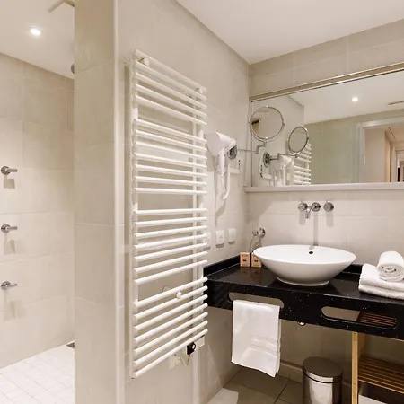 Cote Croisette Luxe - 2bdr 2 Bthr 2 Toilets -terrace, Ac, Parking & Lift