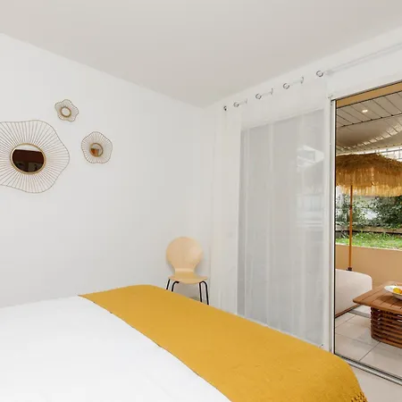 Cote Croisette Luxe - 2bdr 2 Bthr 2 Toilets -terrace, Ac, Parking & Lift *