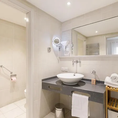 아파트 Cote Croisette Luxe - 2bdr 2 Bthr 2 Toilets -terrace, Ac, Parking & Lift *