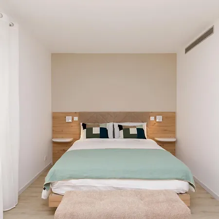 Cote Croisette Luxe - 2bdr 2 Bthr 2 Toilets -terrace, Ac, Parking & Lift 아파트 *