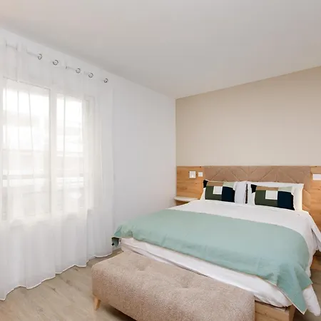 Cote Croisette Luxe - 2bdr 2 Bthr 2 Toilets -terrace, Ac, Parking & Lift
