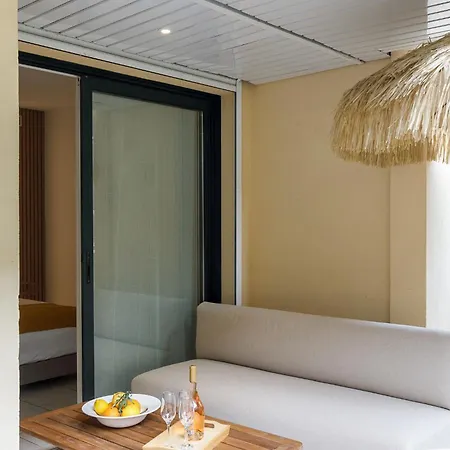 Cote Croisette Luxe - 2bdr 2 Bthr 2 Toilets -terrace, Ac, Parking & Lift Κάννες