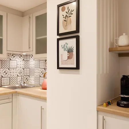 Cote Croisette Luxe - 2bdr 2 Bthr 2 Toilets -terrace, Ac, Parking & Lift Κάννες