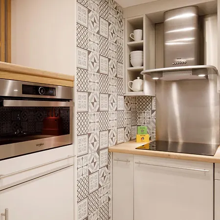 Cote Croisette Luxe - 2bdr 2 Bthr 2 Toilets -terrace, Ac, Parking & Lift Κάννες